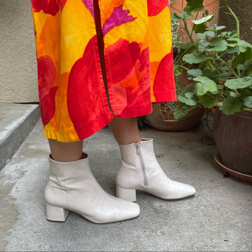 Vintage light gray & Other Stories leather booties